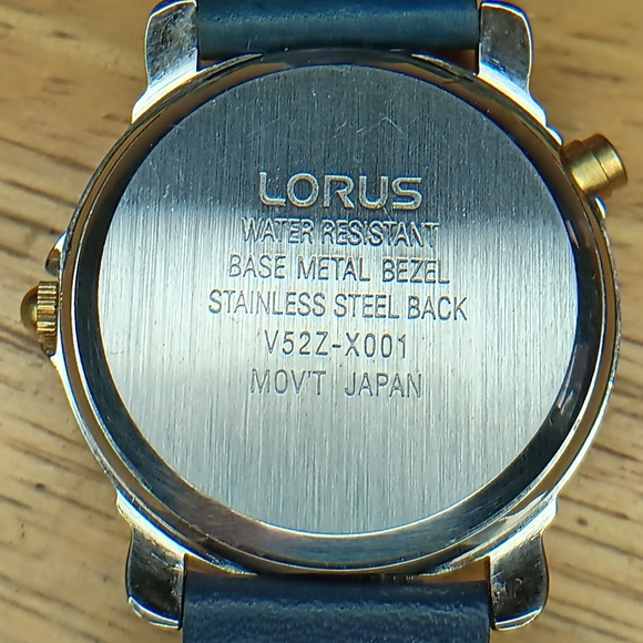 X Lorus Musical Mickey Mouse Silver case gold tone lugs and crown 3 hand - Picture 7 of 11